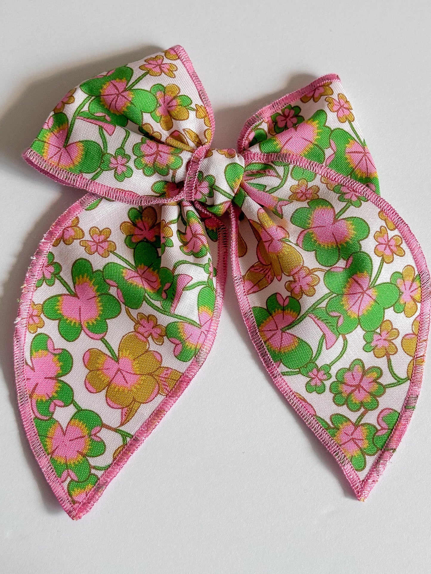 Lucky Pink large Fable bow