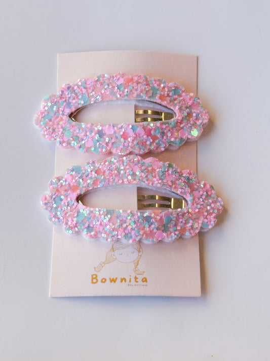 Pink/purples/blues multi-glitter scallop snap clip