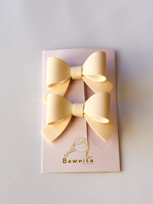 Warm beige bow set