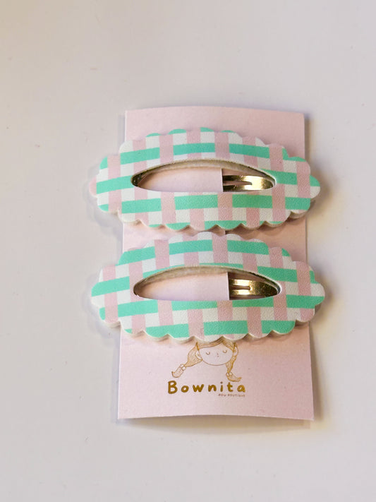 Easter basket gingham scallop snap clip