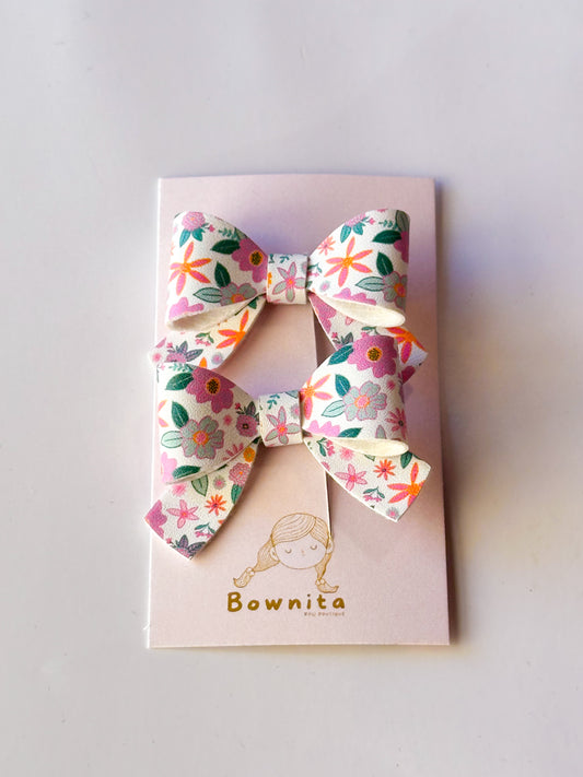 Wild flowers in white 2 bow set