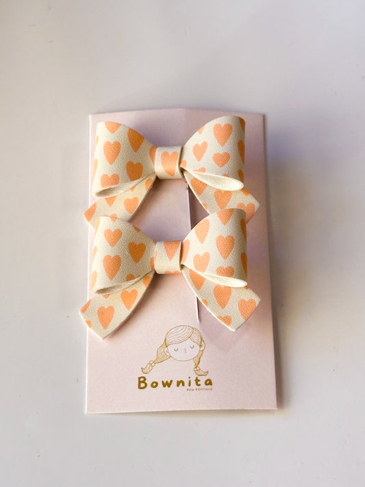 Peaches and cream hearts bow set