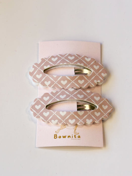 Vintage check white hearts scallop snap clip