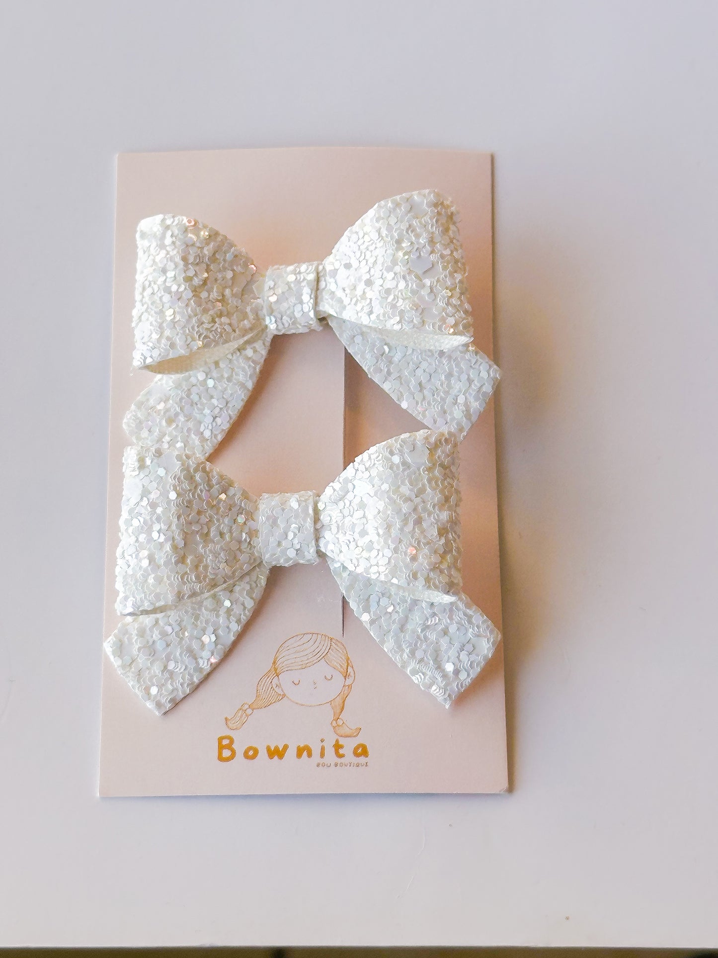 White on white glitter bow set