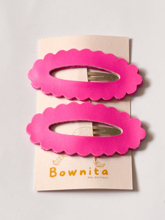 Hot magenta pink scallop snap clip