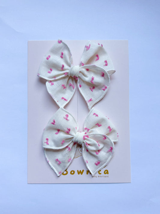 Beige Linen Flocked On Pink Piggies