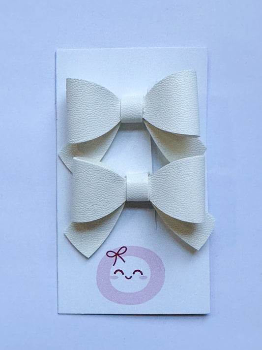 White Mini Bow Set